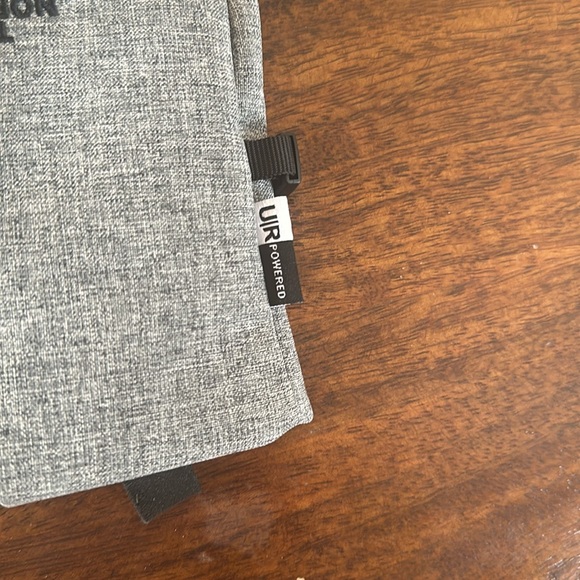 North Face Women’s Grey Gloves, XS - Picture 3 of 4